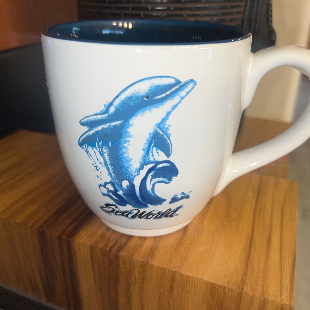 Large SeaWorld Dolphin Mug 18 oz
